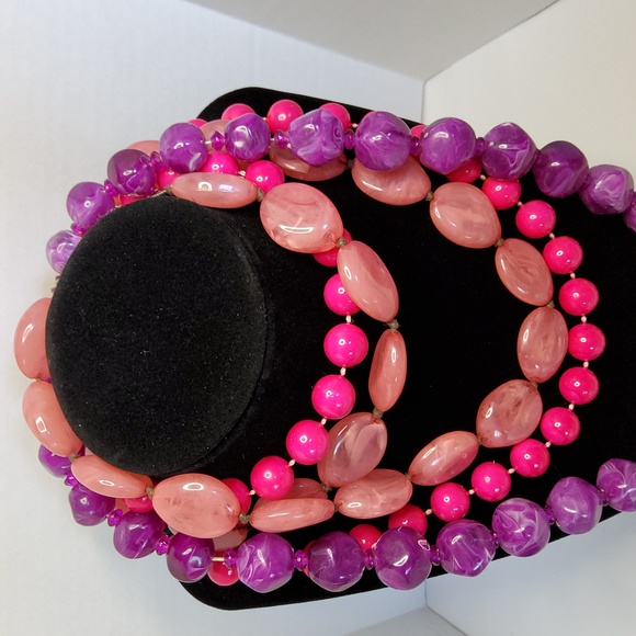 Spring-time costume necklaces lot of three - Picture 2 of 8